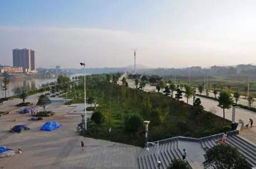 形象標(biāo)桿丨新化高陽(yáng)陶瓷專賣店